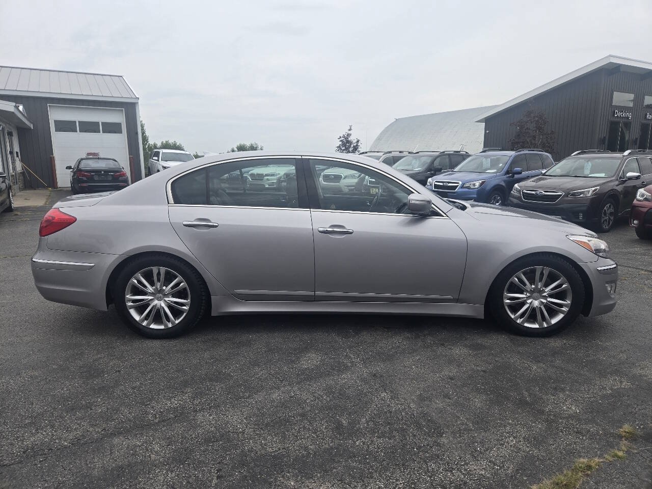 Used 2012 Hyundai Genesis 3.8 w/ Premium Pkg RWD image 6
