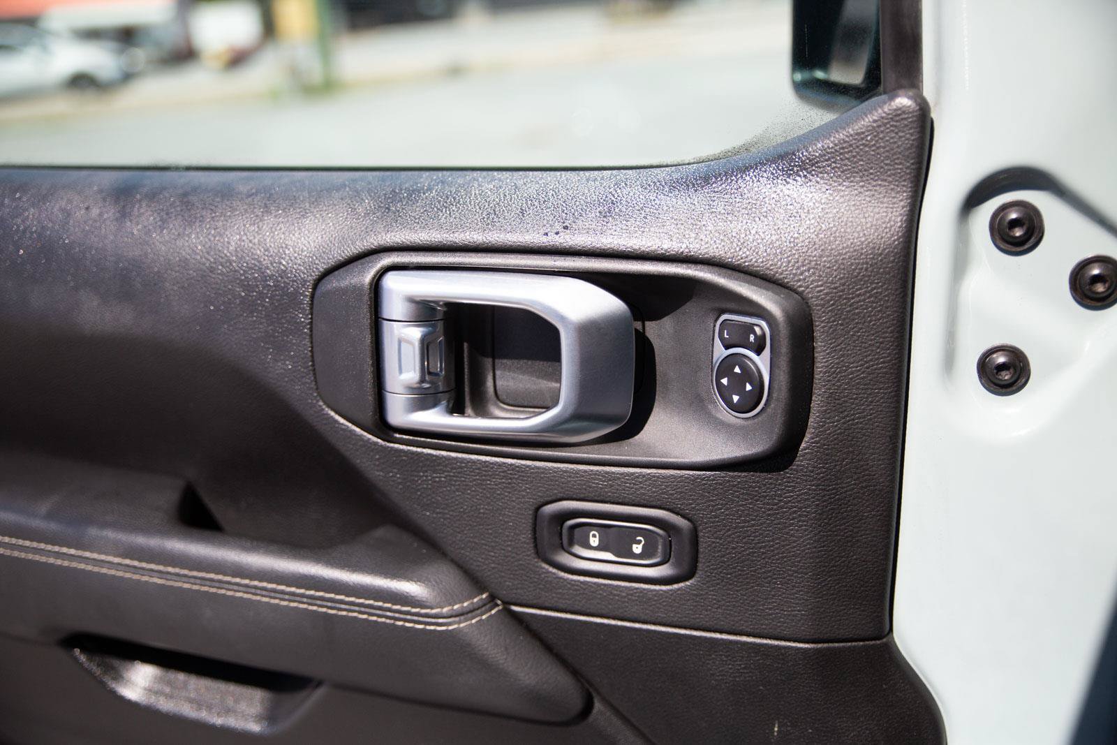 Used 2023 Jeep Wrangler Unlimited Sahara w/ Cold Weather Group AWD/4WD image 20