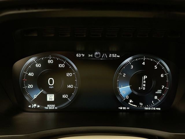 Used 2020 Volvo XC90 T6 Momentum w/ Protection Package Premier AWD/4WD image 16