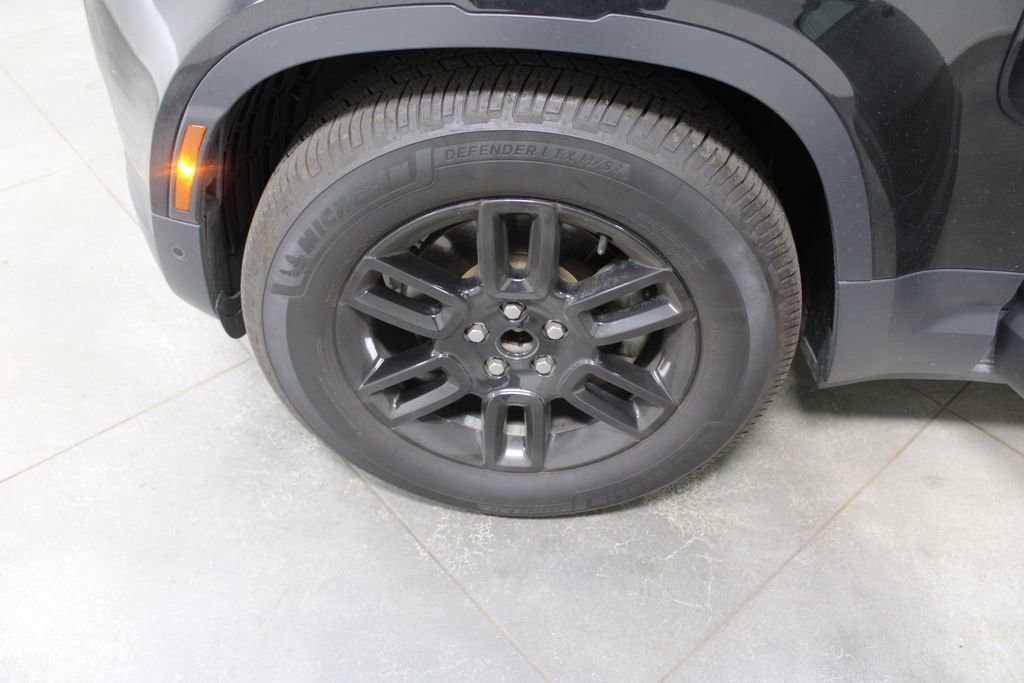 Used 2024 Land Rover Defender 110 S image 36