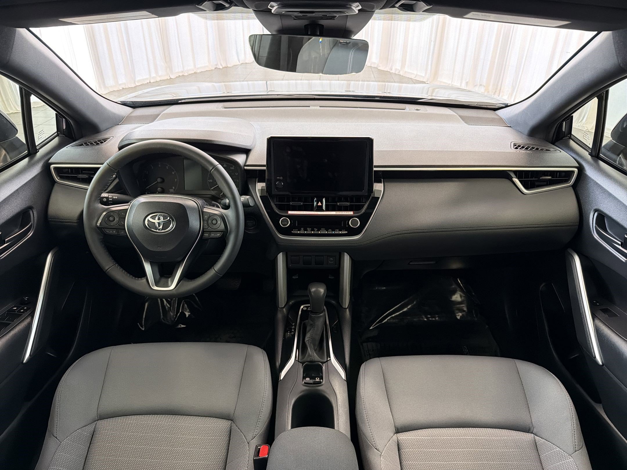 Used 2024 Toyota Corolla Cross SE image 16