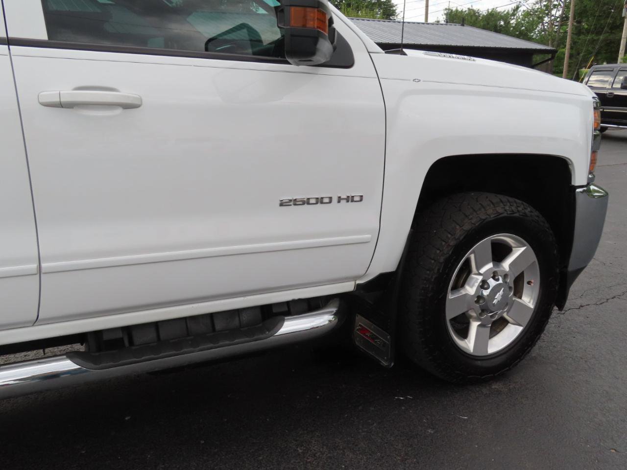 Used 2018 Chevrolet Silverado 2500 LT w/ LT Convenience Package AWD/4WD image 23