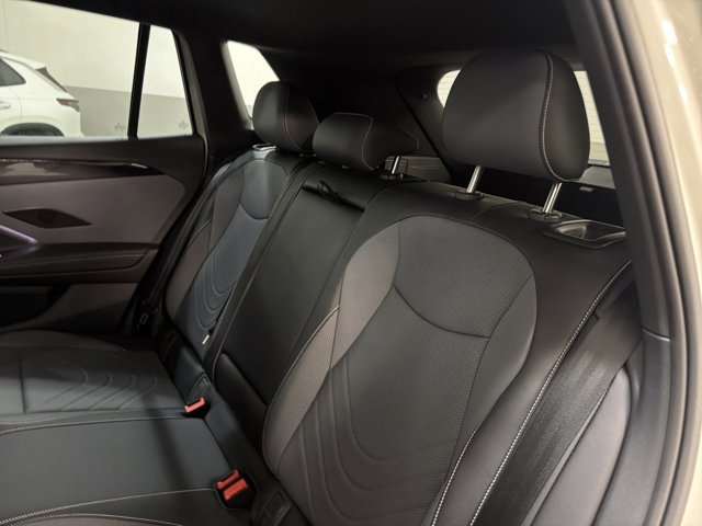New 2026 Volkswagen Tiguan SE R-Line AWD/4WD image 21