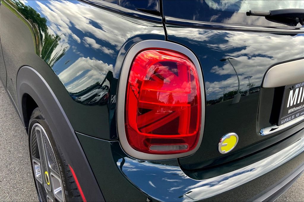 Certified 2024 MINI Cooper SE w/ MINI Resolute Edition image 29