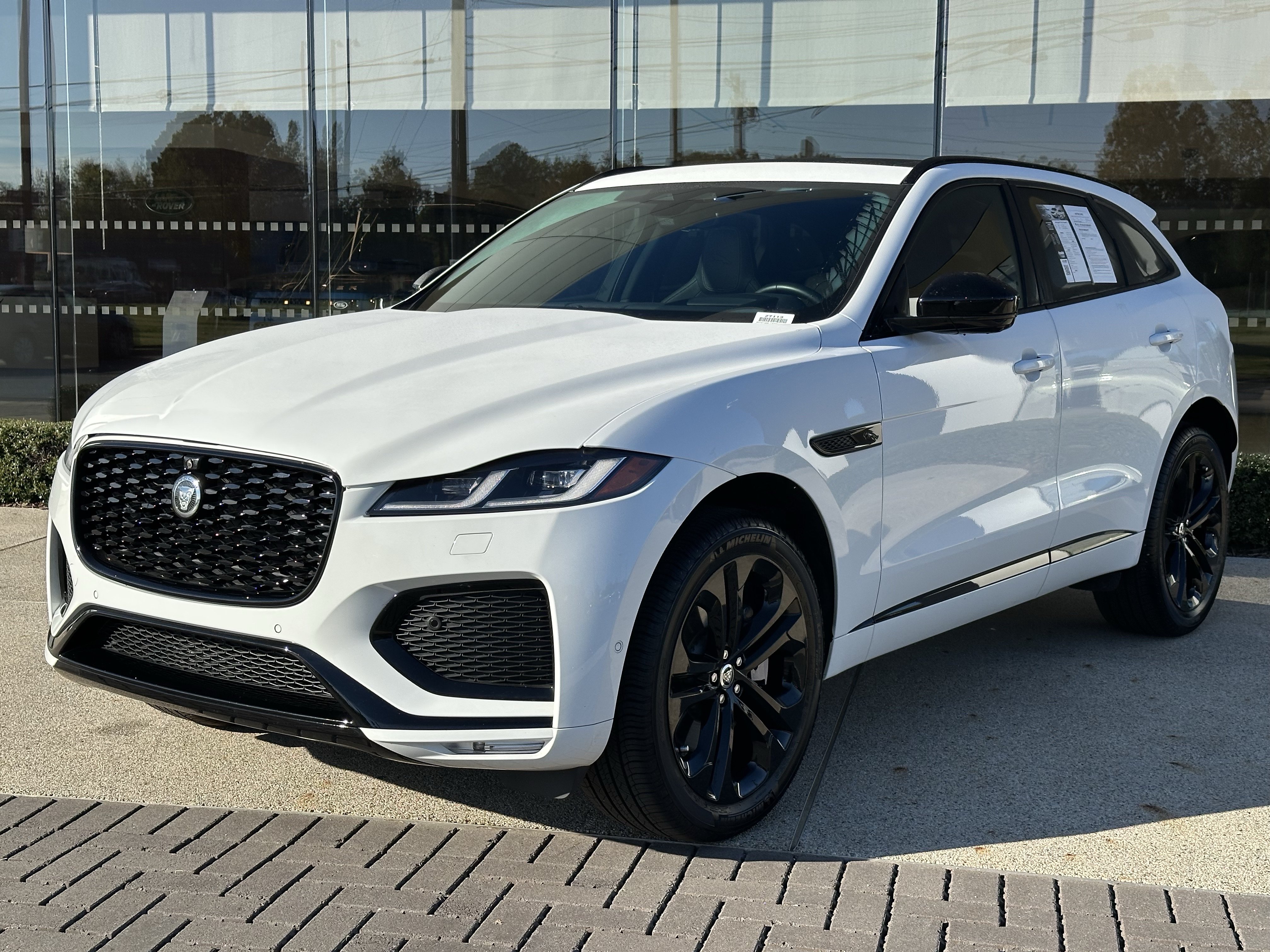 Certified 2026 Jaguar F-PACE R-Dynamic S AWD/4WD image 2