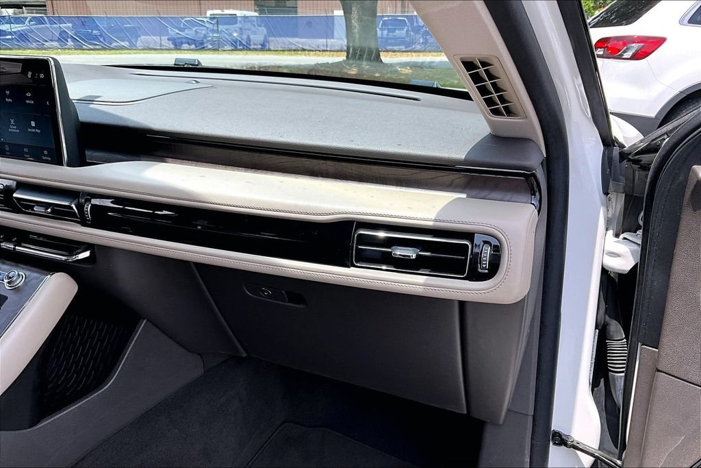 Used 2023 Lincoln Aviator Reserve w/ Equipment Group 201A AWD/4WD image 21