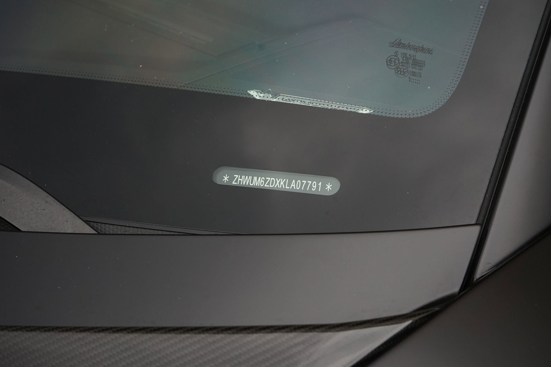 Used 2019 Lamborghini Aventador SVJ image 42