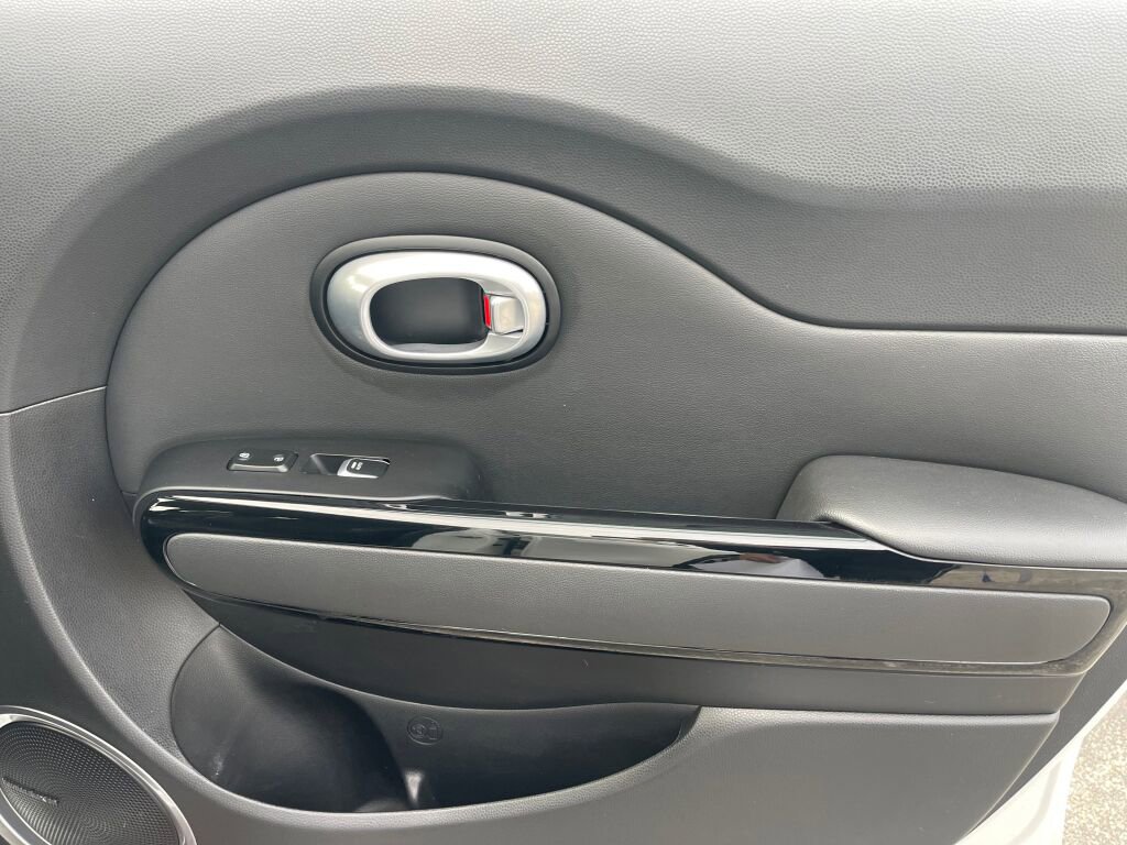 Used 2017 Kia Soul ! w/ Tech Package FWD image 22