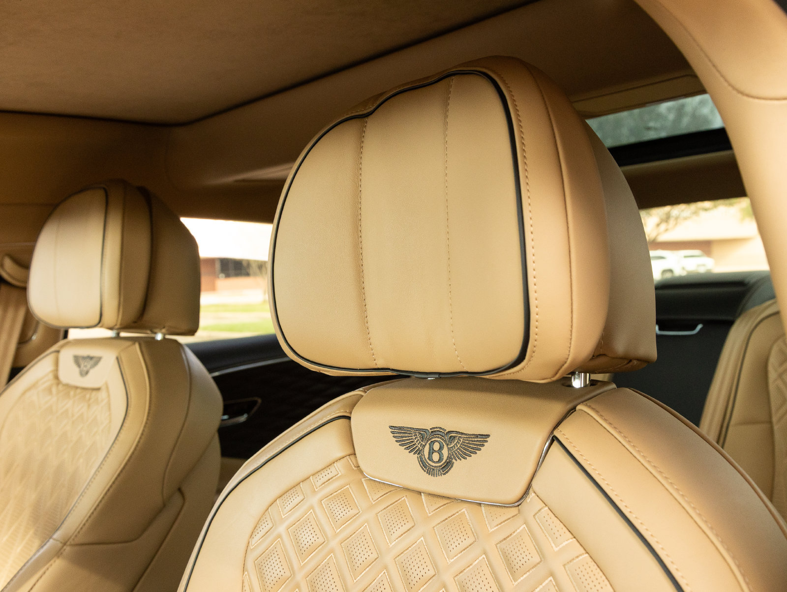 Used 2022 Bentley Flying Spur V8 AWD/4WD image 24