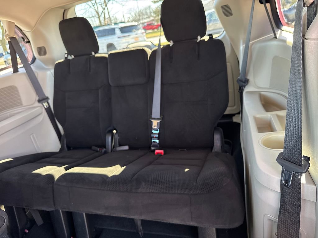 Certified 2016 Dodge Grand Caravan SXT w/ Rear Park Assist Package image 31