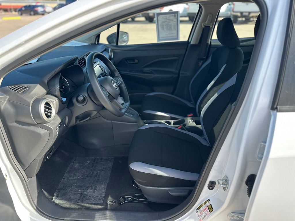 Used 2025 Nissan Versa S w/ Trunk Package image 19