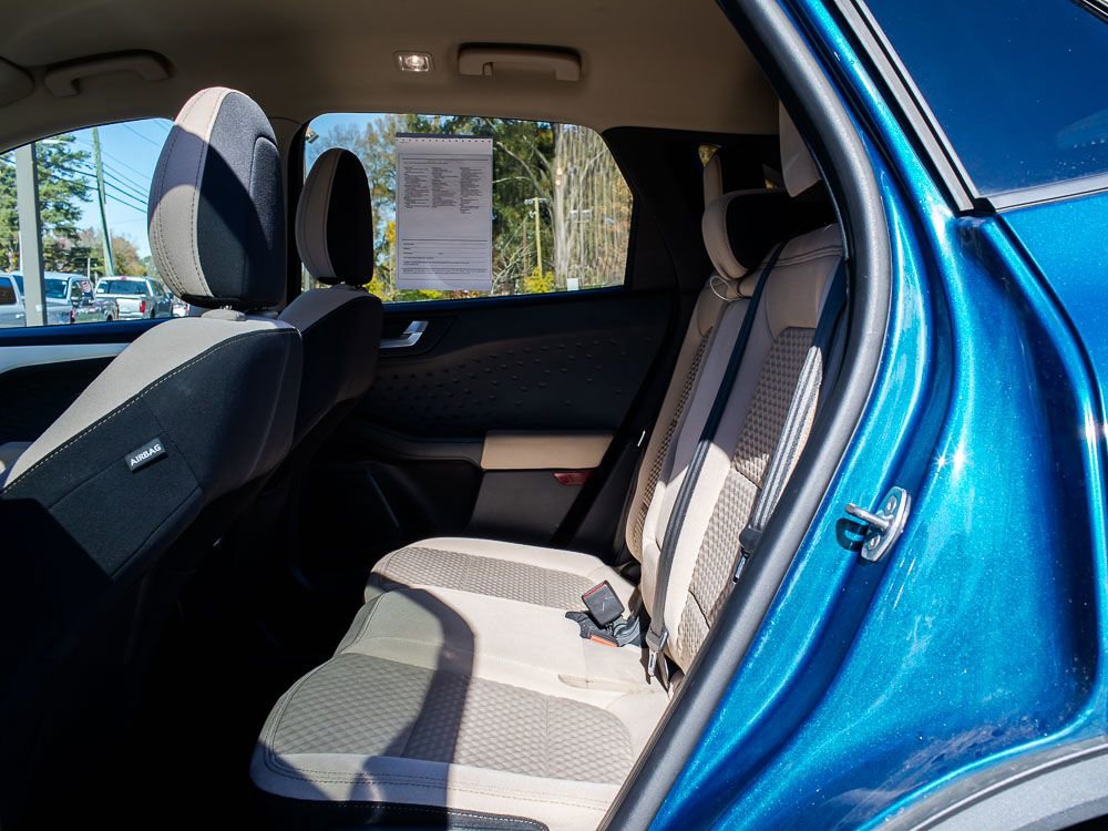 Used 2020 Ford Escape SE image 17