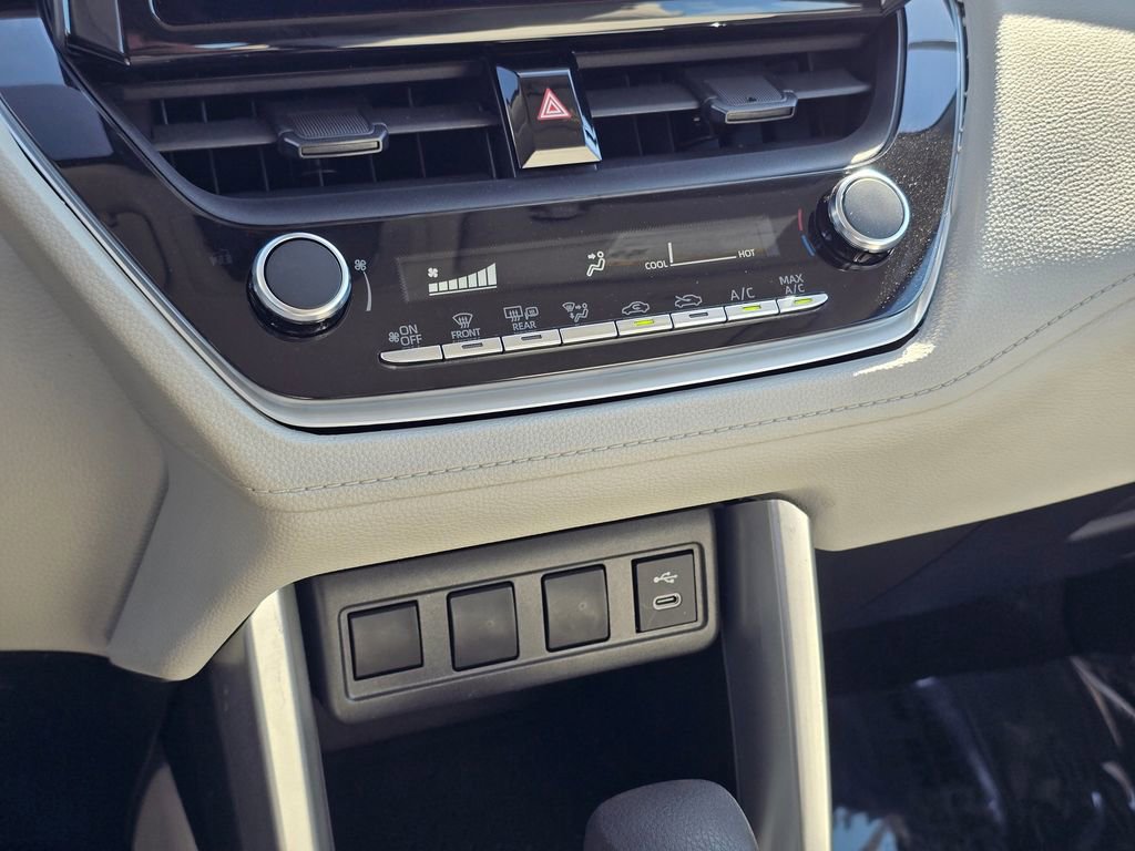 Used 2023 Toyota Corolla Cross L image 31