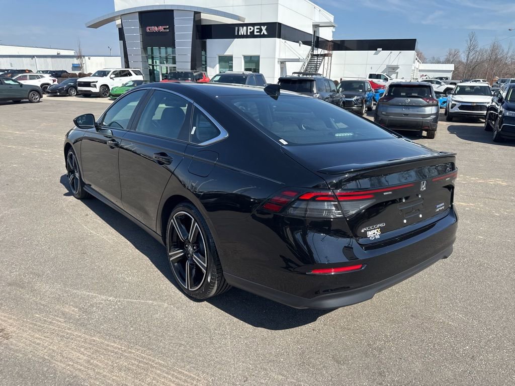 Used 2025 Honda Accord Sport image 3