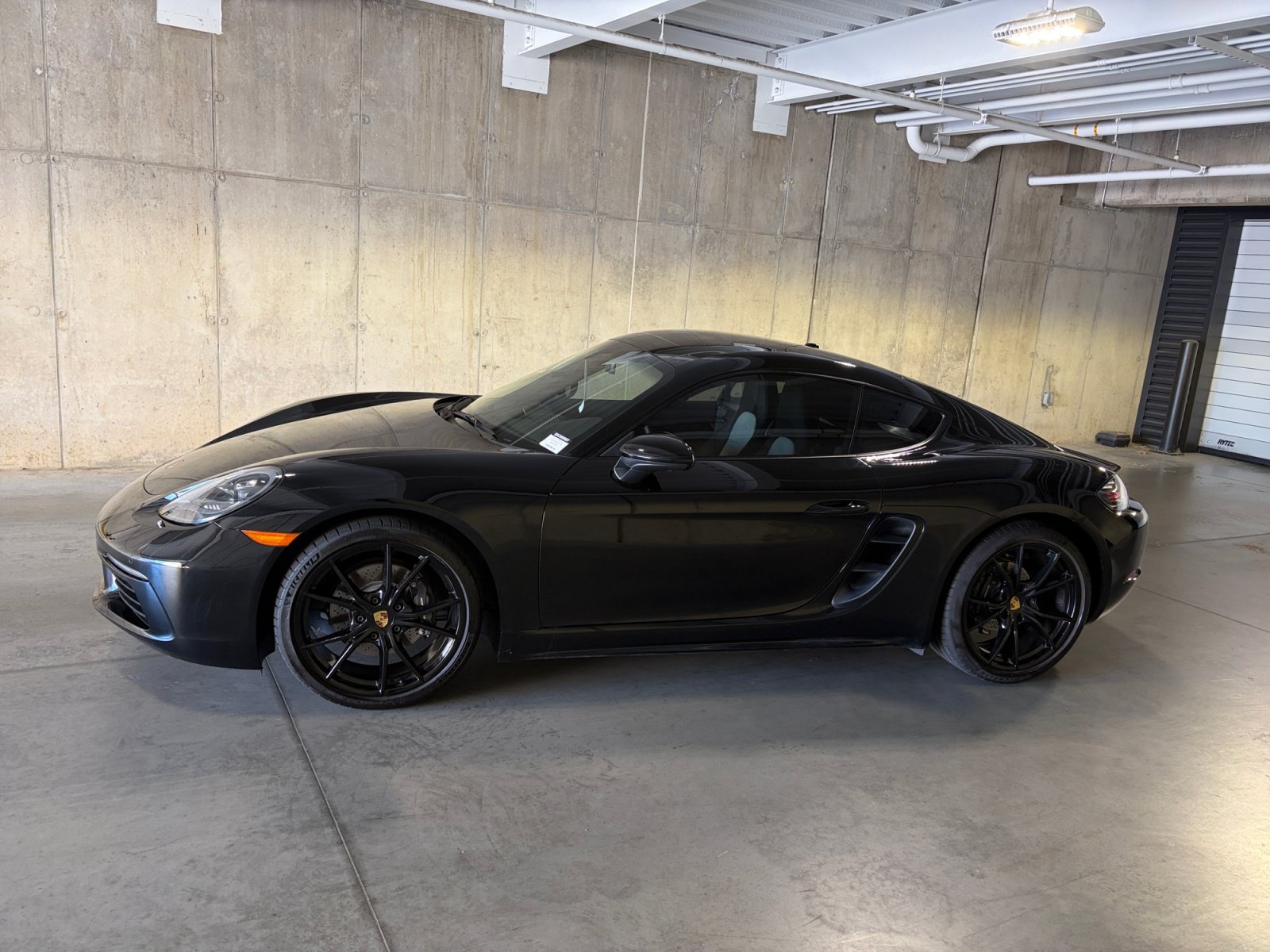 Certified 2025 Porsche 718 Cayman RWD image 2