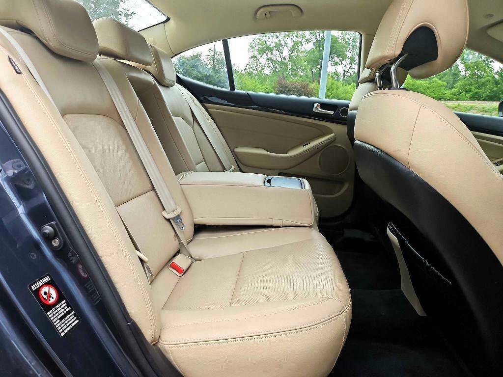 Used 2014 Kia Cadenza Premium FWD image 27