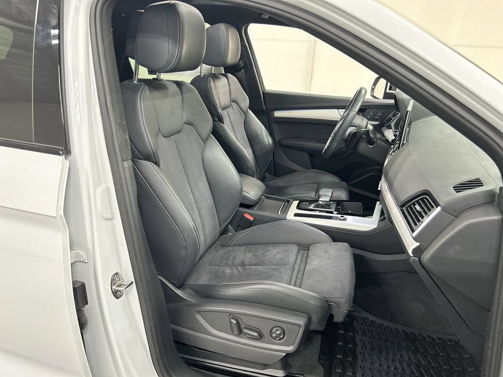 Used 2024 Audi Q5 e Prestige AWD/4WD image 24