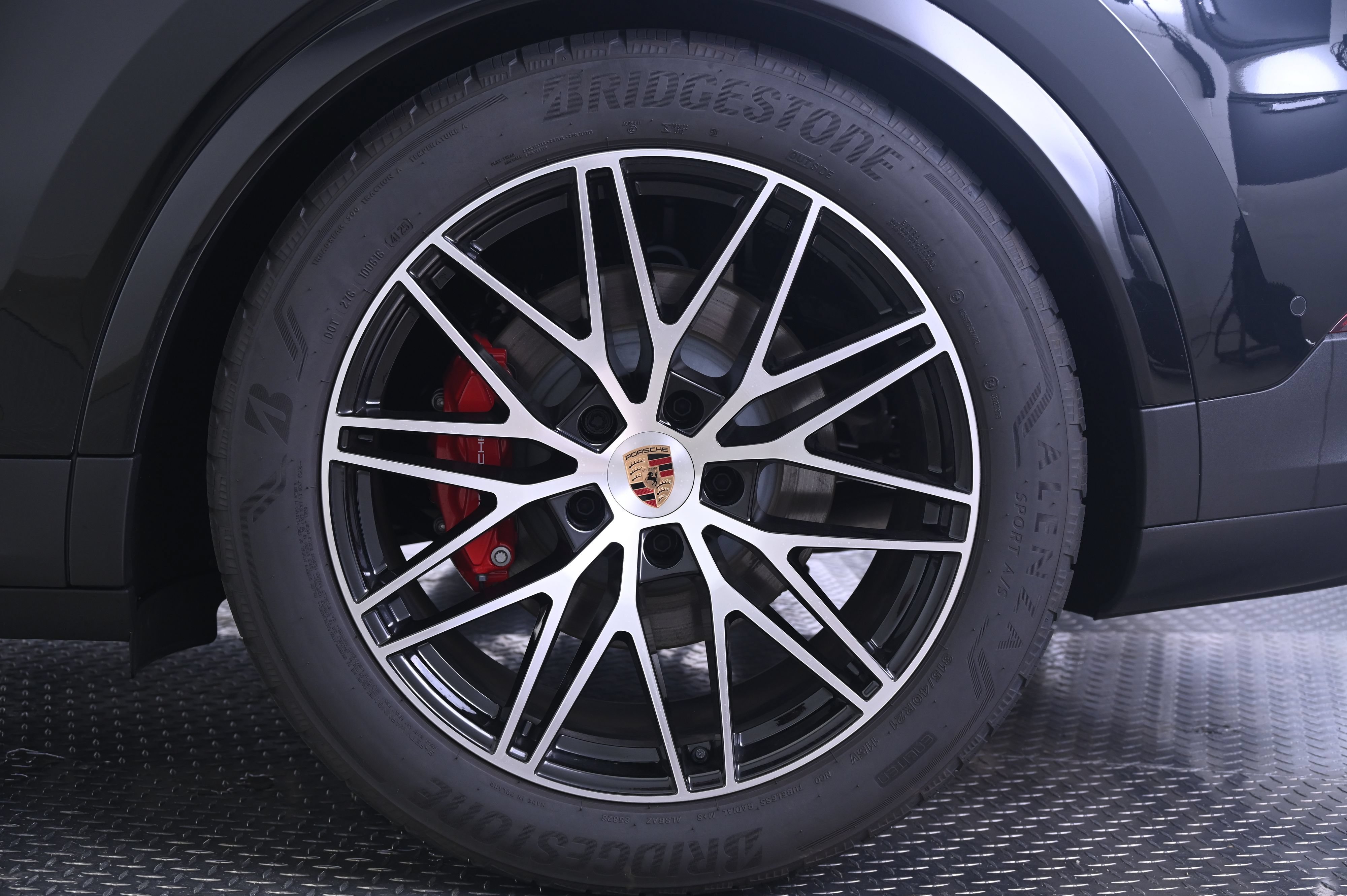 Certified 2026 Porsche Cayenne S AWD/4WD image 12