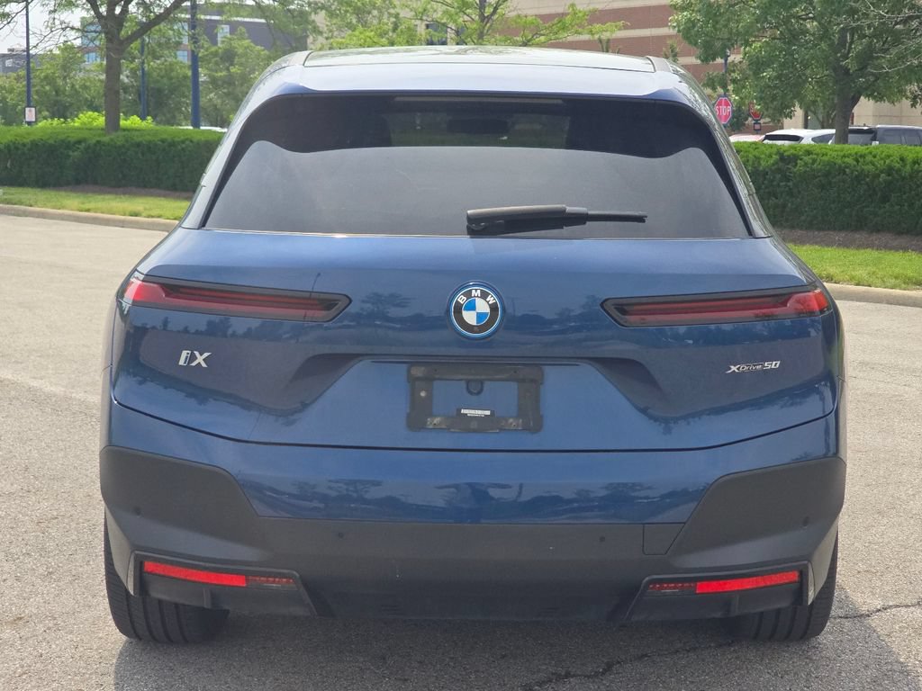 Used 2022 BMW iX xDrive50 w/ Convenience Package AWD/4WD image 16