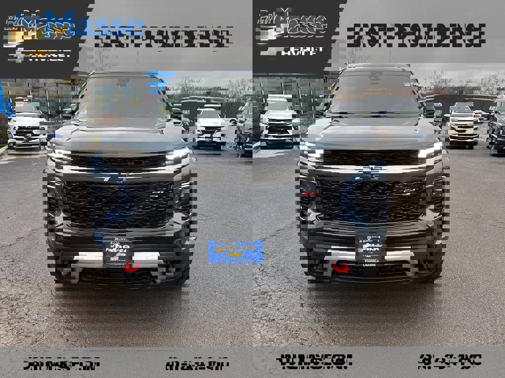 Used 2025 Chevrolet Traverse Z71 w/ Driver Confidence Package image 2