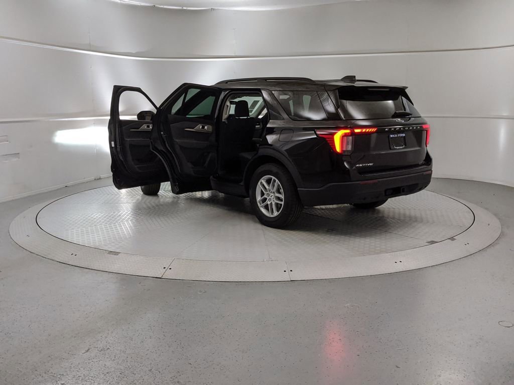 New 2025 Ford Explorer Active image 10