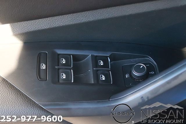 Used 2024 Volkswagen Jetta SE image 11