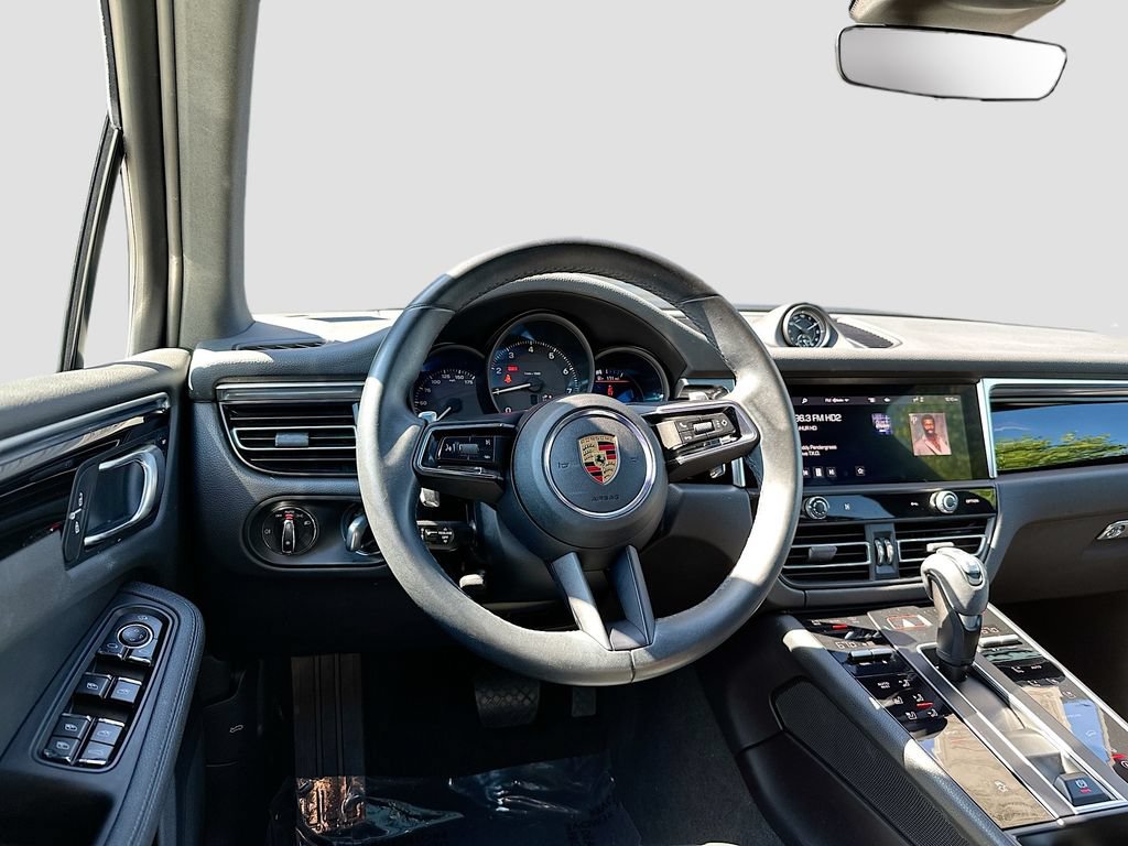 Certified 2023 Porsche Macan AWD/4WD image 25