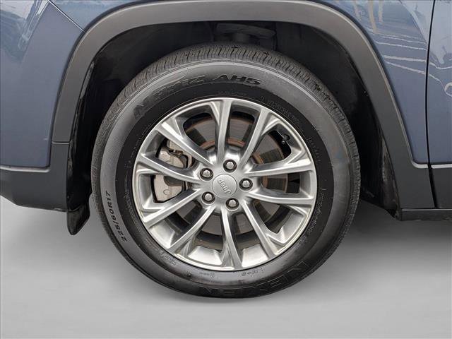 Used 2020 Jeep Cherokee Latitude Plus image 10