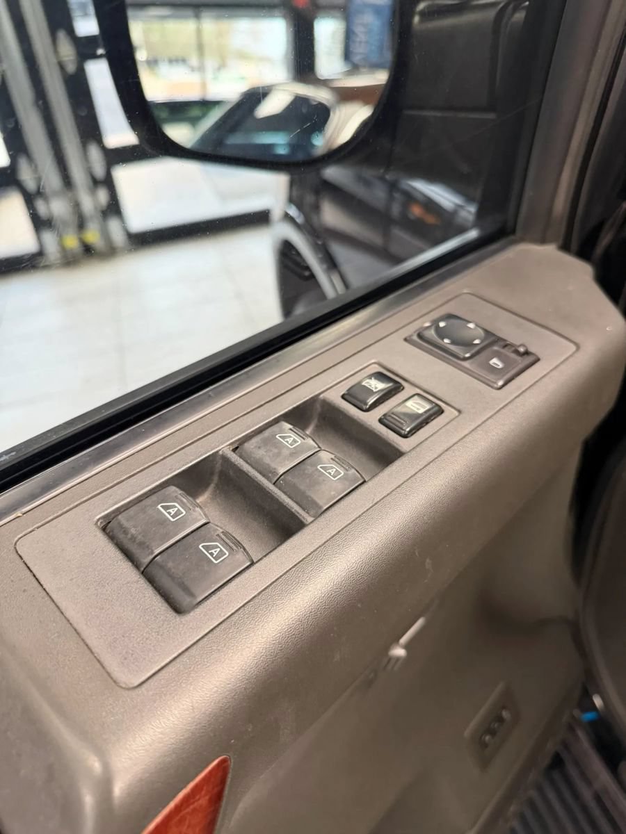 Used 2005 INFINITI QX56 4WD image 22
