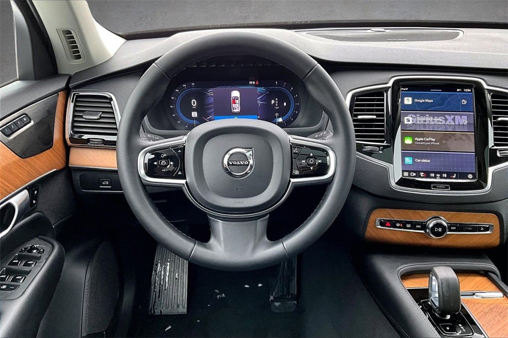 Used 2024 Volvo XC90 B6 Plus w/ Protection Package image 8