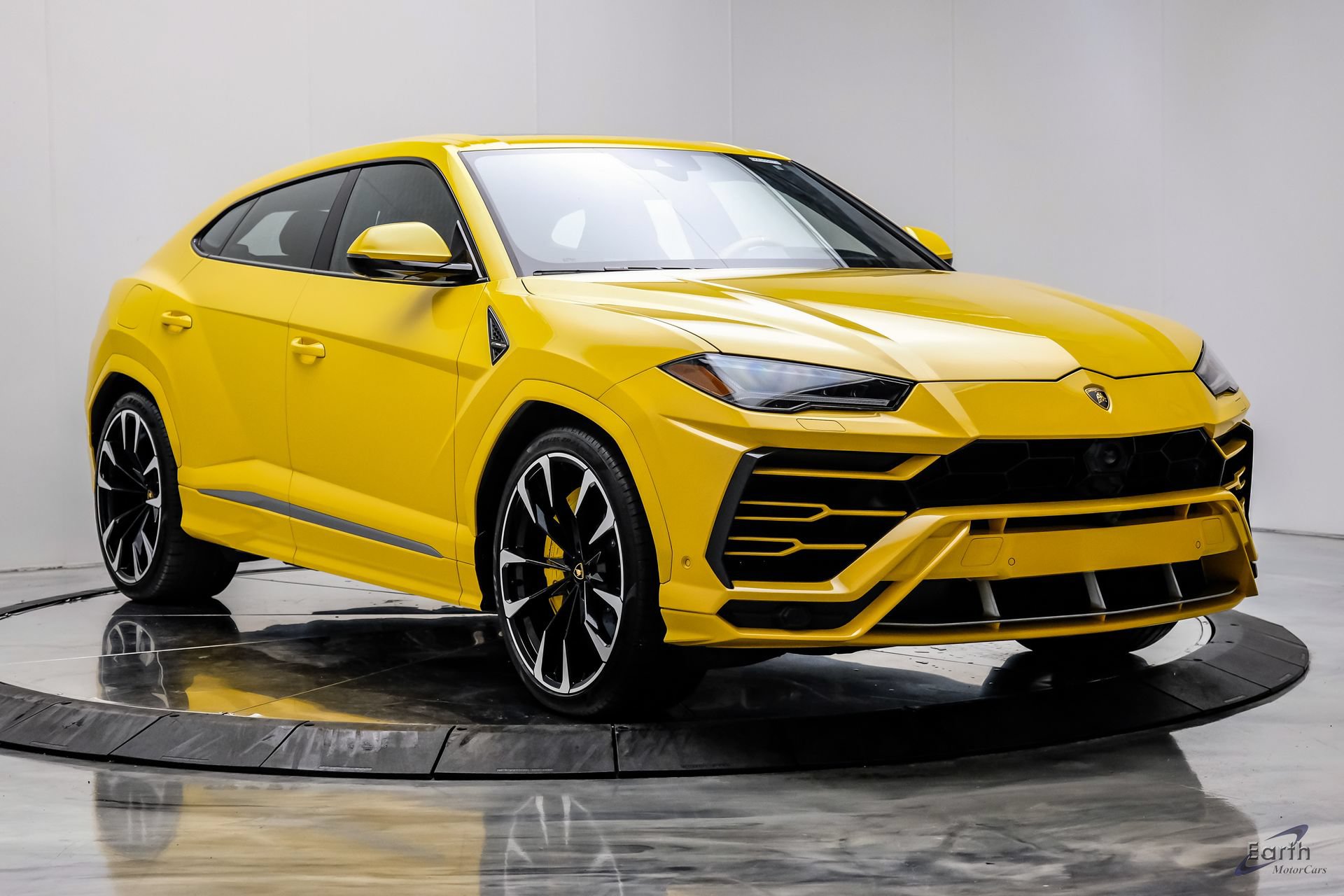 Used 2021 Lamborghini Urus AWD/4WD image 22