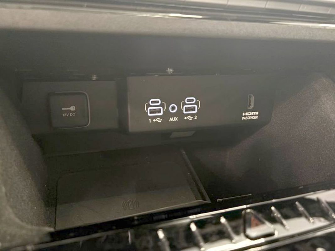 Used 2022 Jeep Wagoneer Series III w/ Premium Group I AWD/4WD image 30