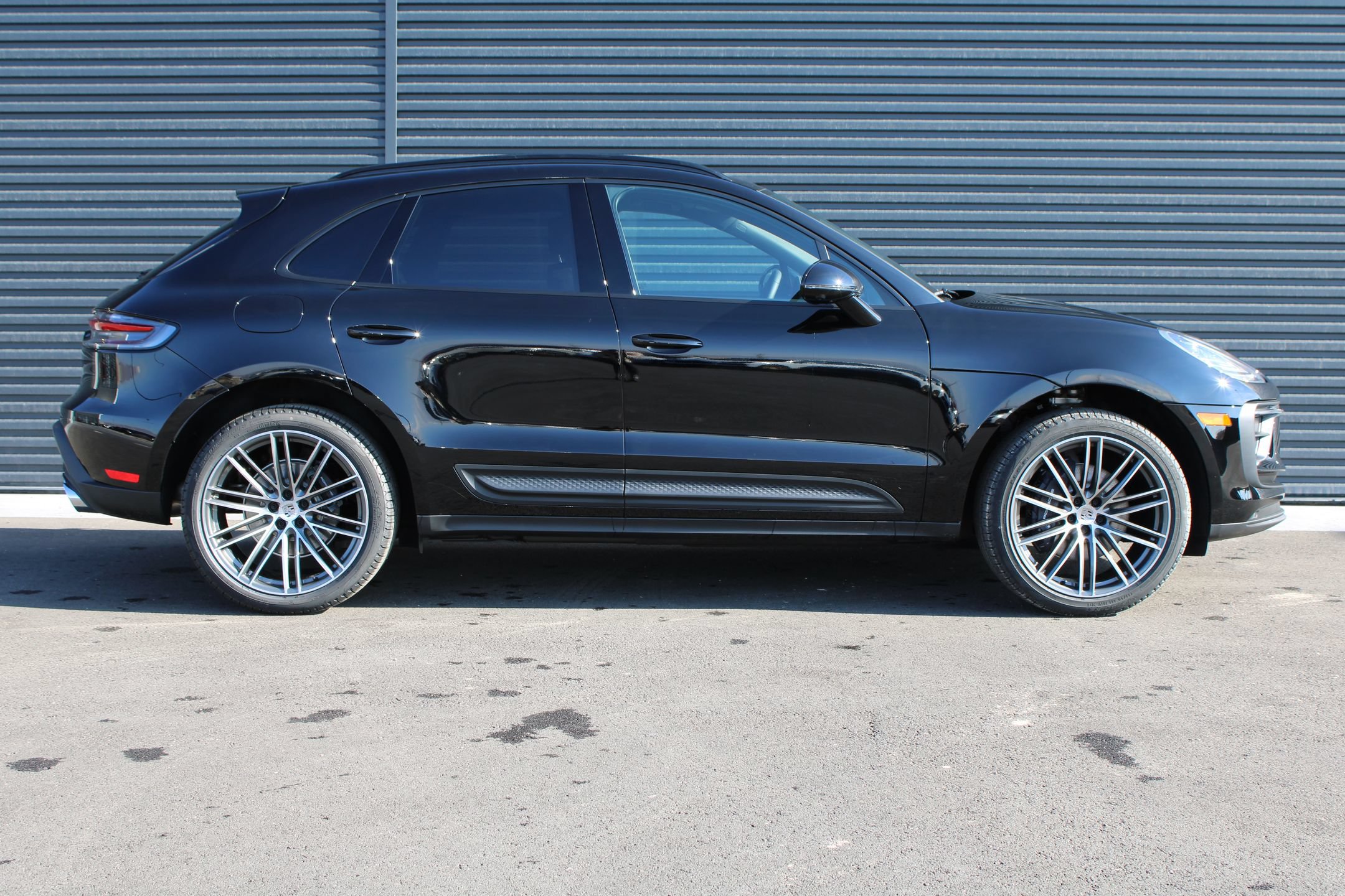 New 2026 Porsche Macan AWD/4WD image 8