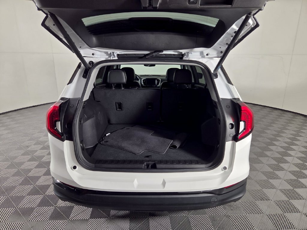 Used 2022 GMC Terrain SLT w/ Elevation Edition FWD image 26