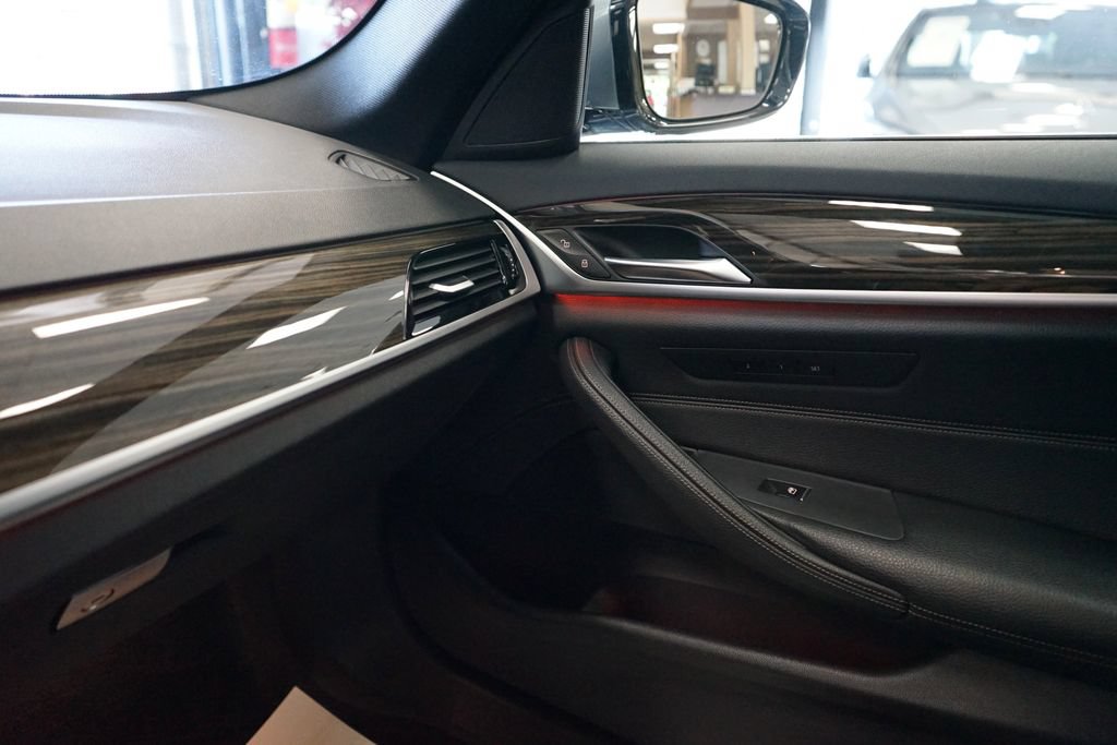 Used 2018 BMW 530i xDrive AWD/4WD image 43