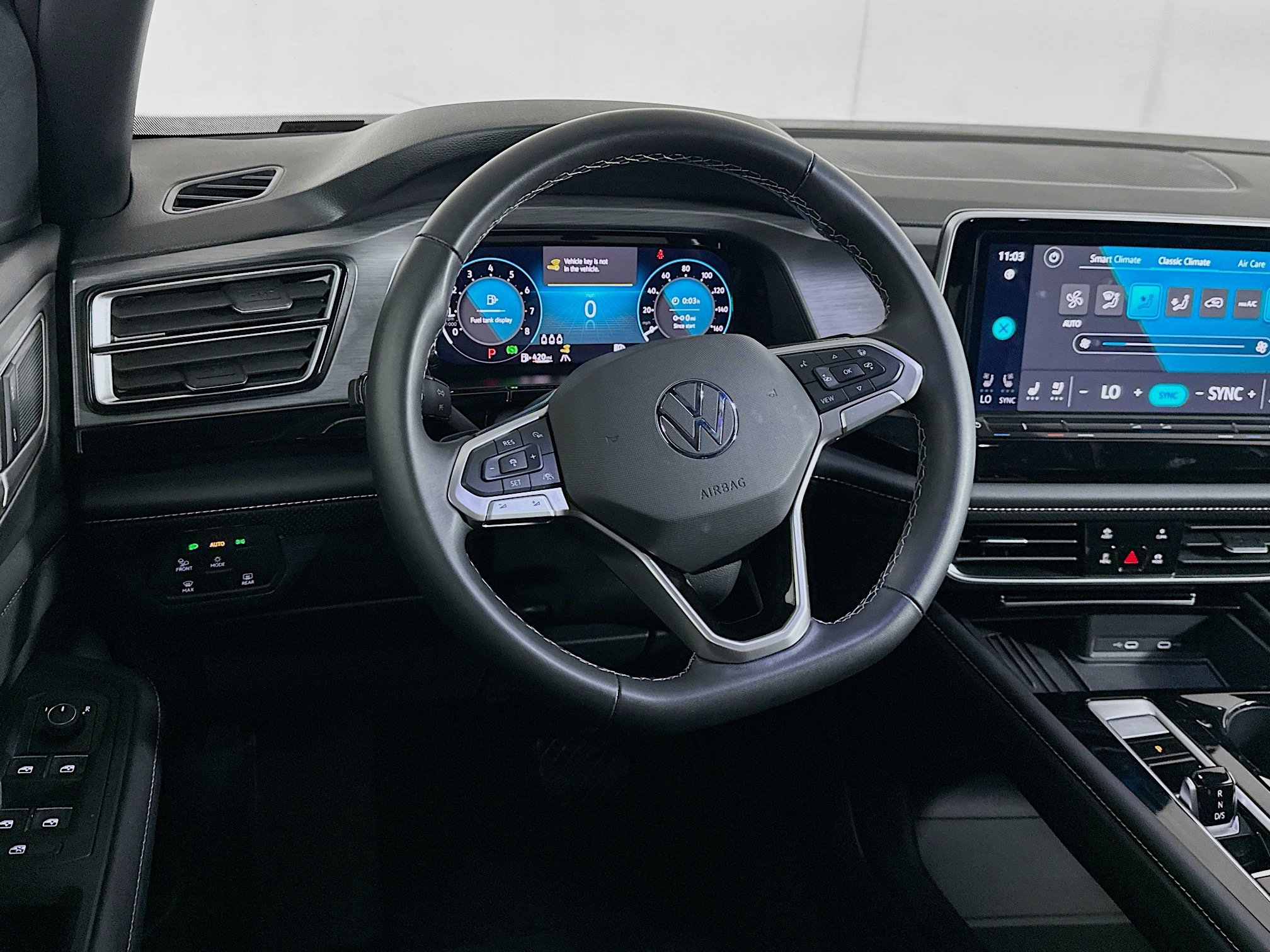 Used 2025 Volkswagen Atlas Cross Sport SE image 18