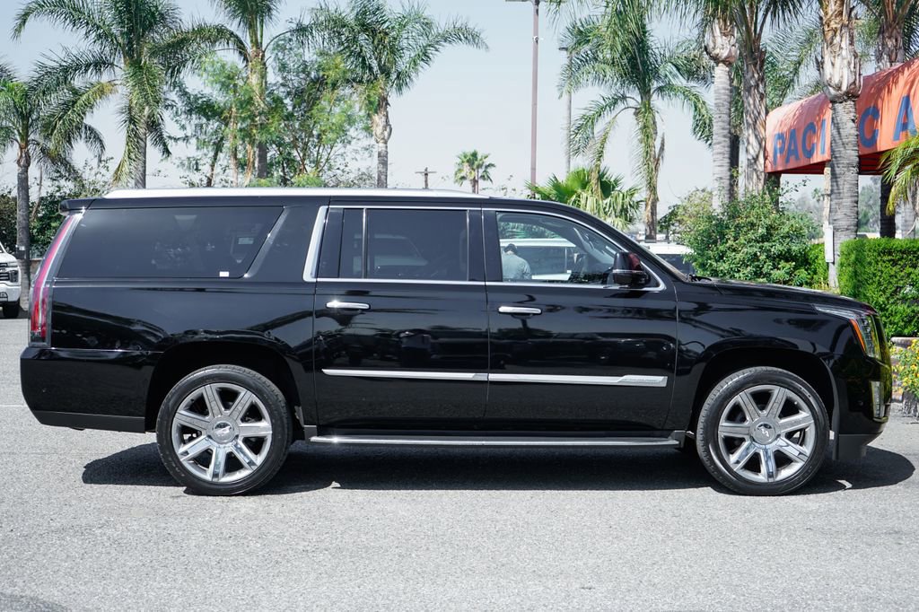 Used 2018 Cadillac Escalade ESV Premium Luxury AWD/4WD image 13