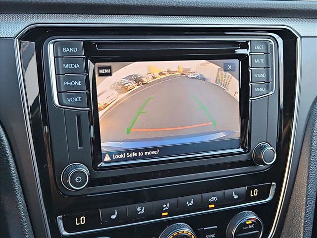 Used 2017 Volkswagen Passat 1.8T R-Line FWD image 13