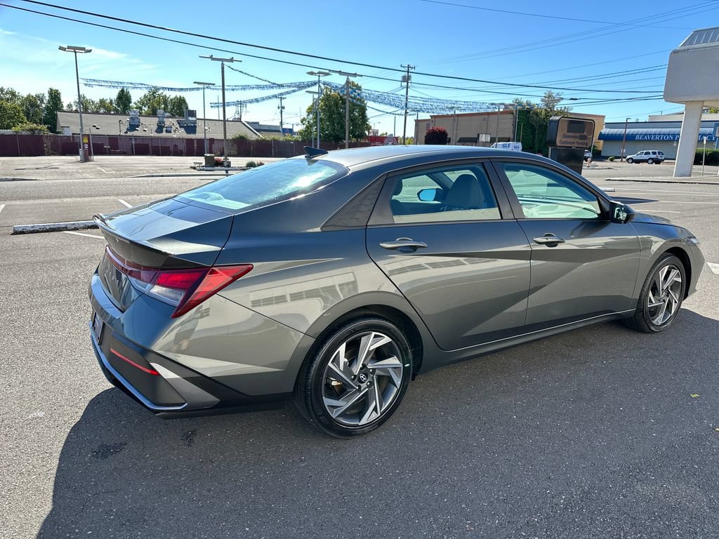 Certified 2025 Hyundai Elantra Sport FWD image 6