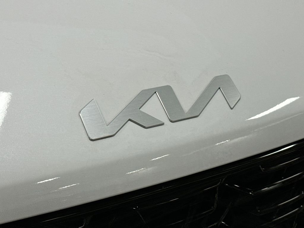 Used 2025 Kia Sorento S w/ Panoramic Sunroof Package image 9