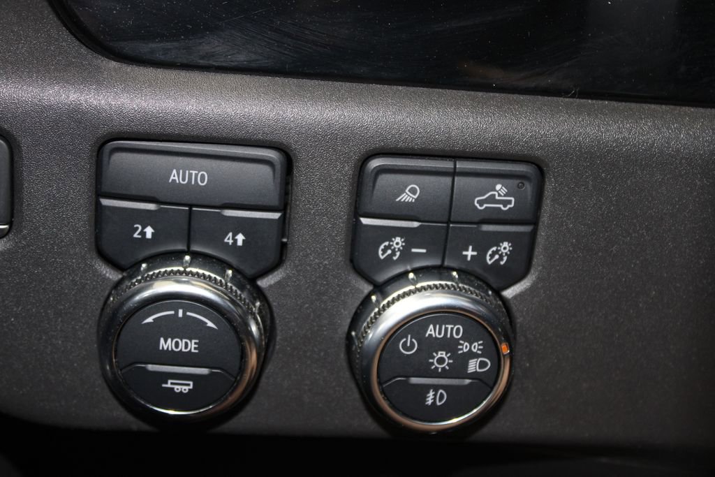 Used 2025 GMC Sierra 1500 SLT image 41