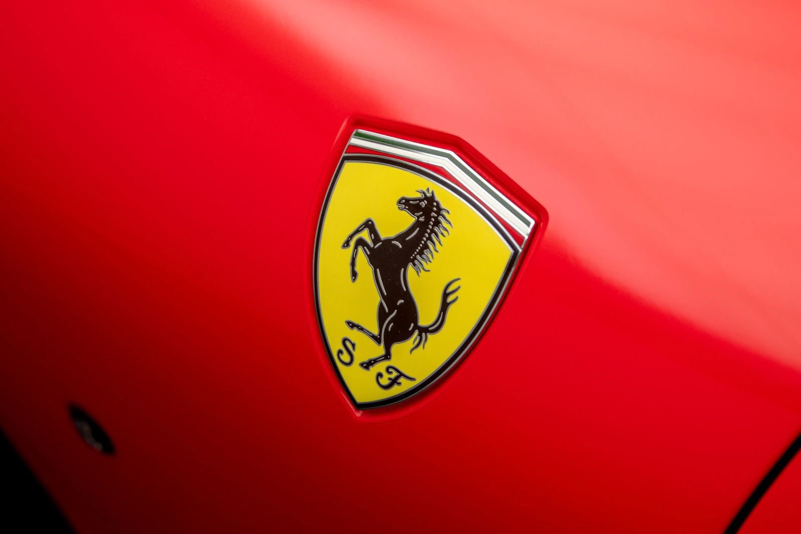 Used 2022 Ferrari Roma RWD image 32
