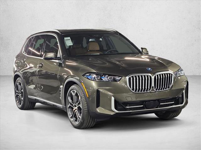 New 2026 BMW X5 xDrive50e image 3