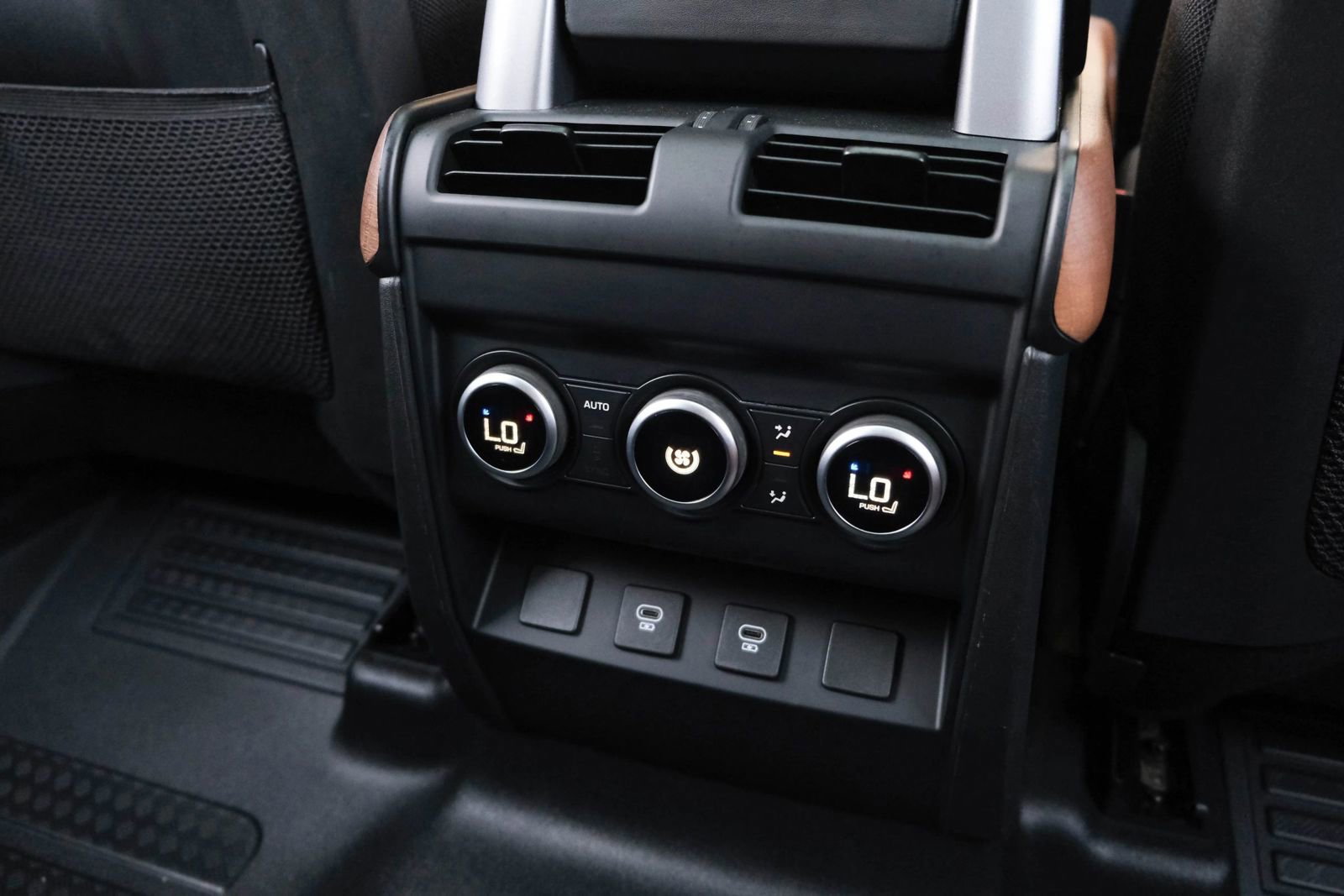 Used 2023 Land Rover Defender 110 X image 34