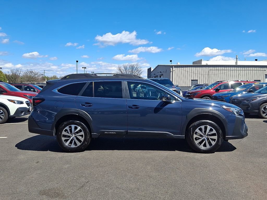 Used 2025 Subaru Outback Premium image 7