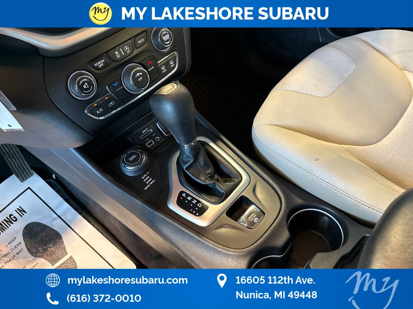 Used 2018 Jeep Cherokee Latitude AWD/4WD image 28