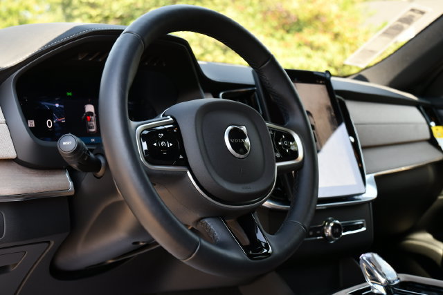 New 2026 Volvo XC90 B6 Plus w/ Protection Package Premier AWD/4WD image 12