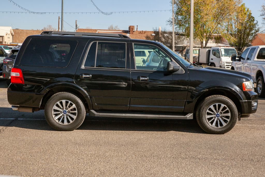 Used 2017 Ford Expedition XLT w/ Equipment Group 201A AWD/4WD image 4