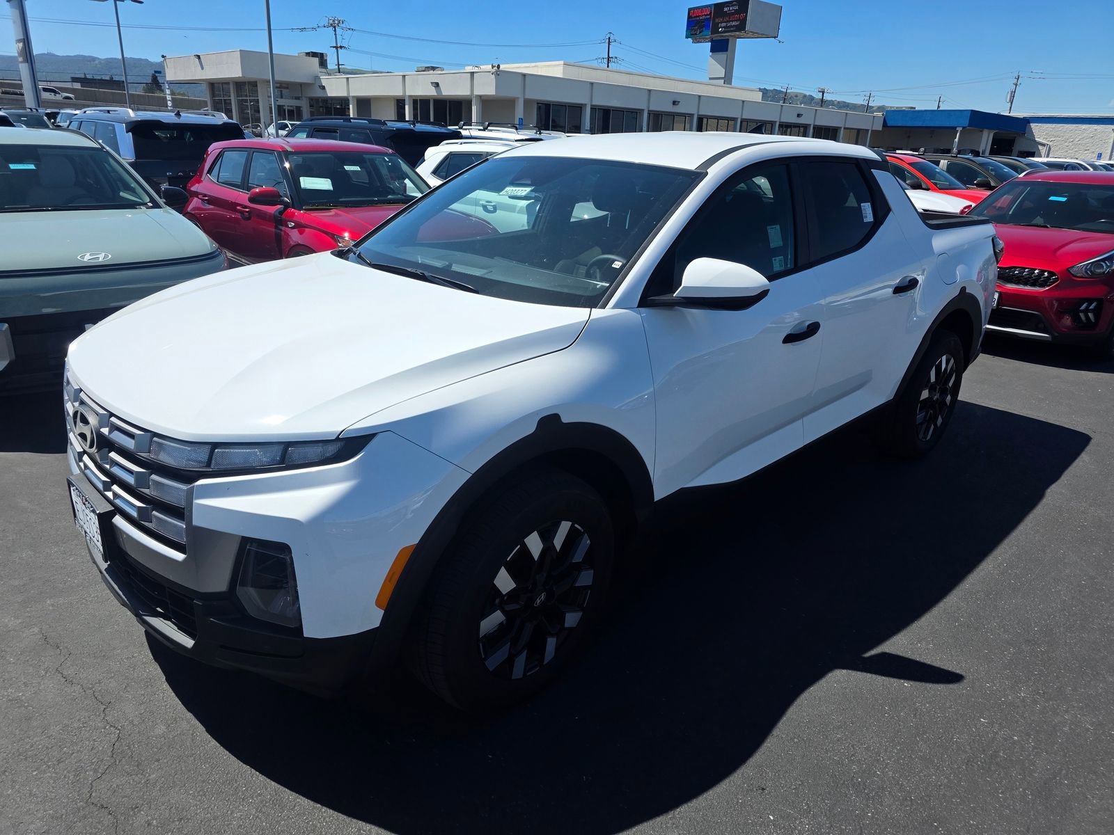 Certified 2025 Hyundai Santa Cruz SE image 2