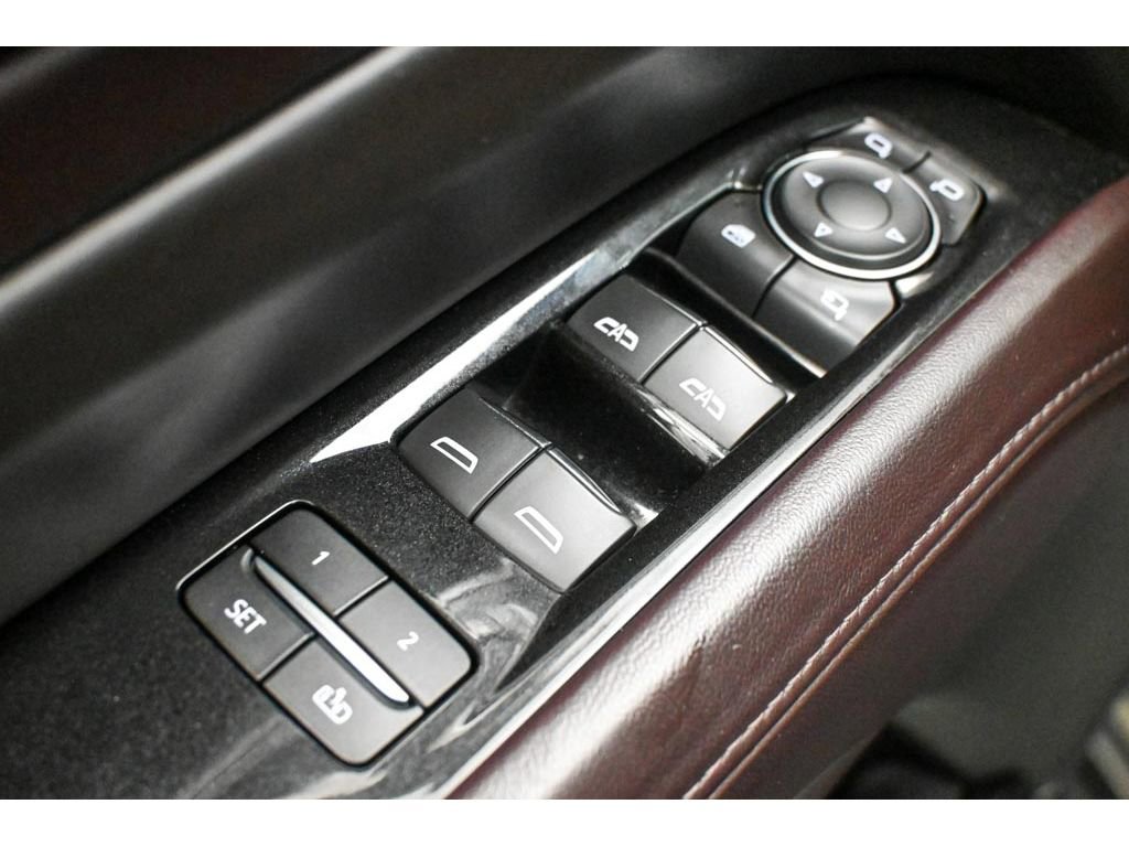 Certified 2022 Cadillac Escalade ESV Premium Luxury Platinum image 35